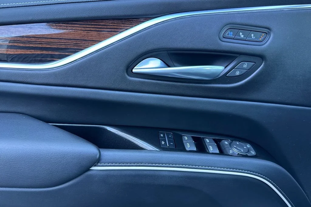 2023 Cadillac Escalade Premium Luxury - Photo 11