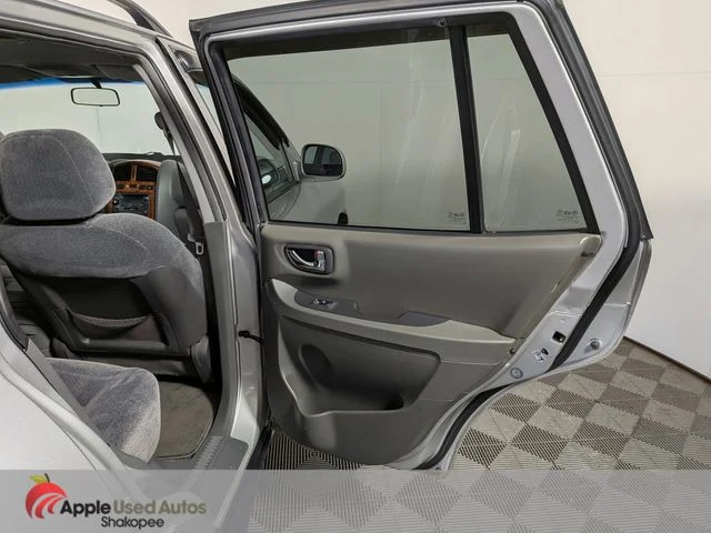 Used 2004 Silver Hyundai GLS image 27