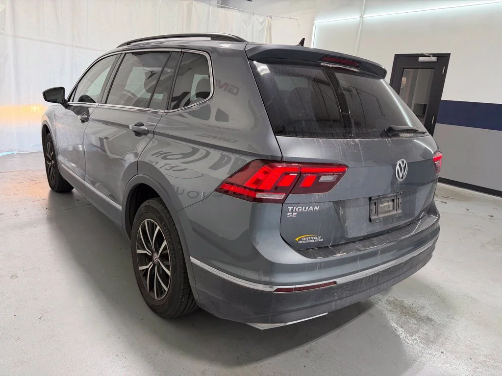 Used 2021 Gray Volkswagen 2.0T SE image 23