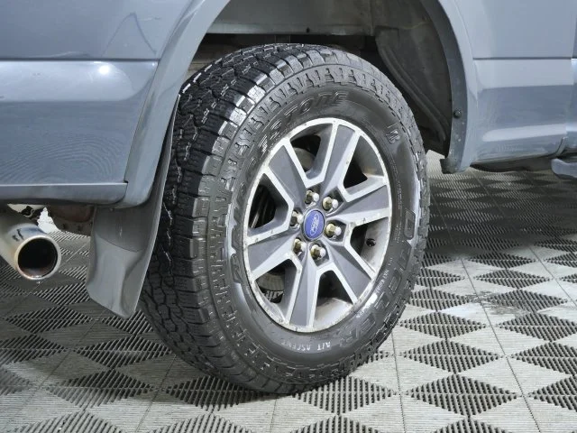 Used 2017 Gray Ford XLT image 7