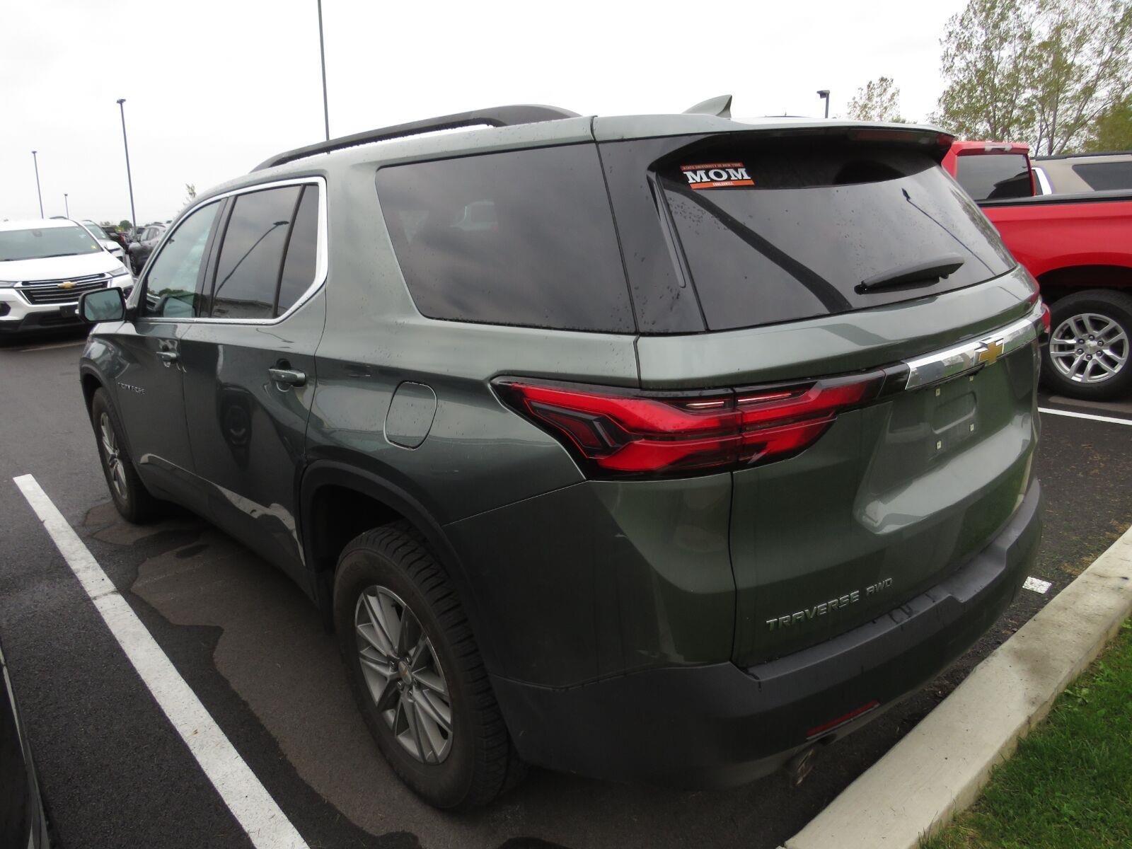 Used 2023 Silver Sage Metallic Chevrolet LT Cloth image 9
