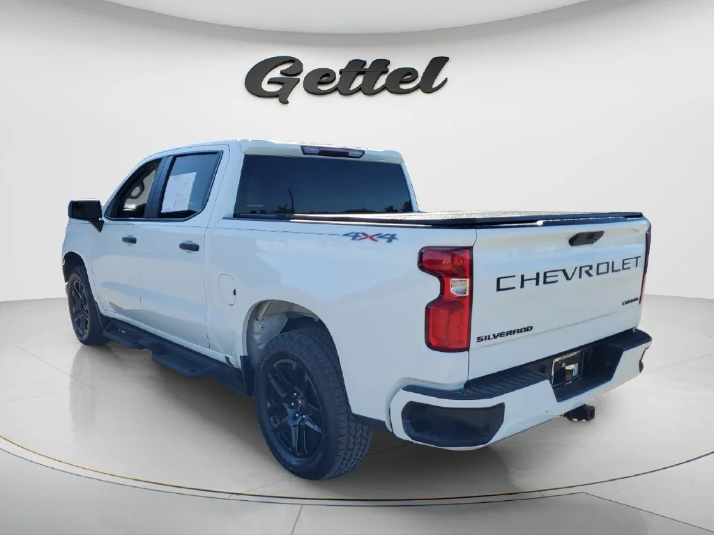 Used 2022 SUMMIT WHITE Chevrolet Custom image 7