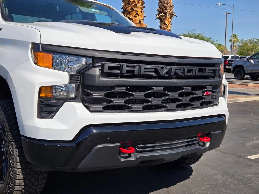 Used 2024 Summit White Chevrolet Custom Trail Boss image 8