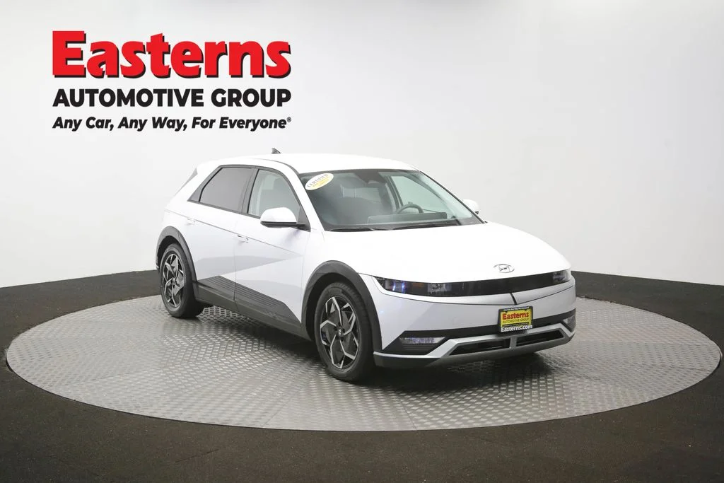 Used 2024 White Hyundai SEL image 47