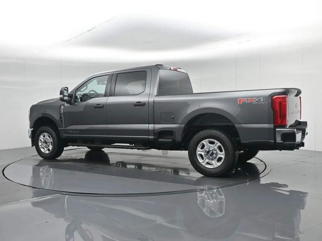 New 2026 Carbonized Gray Metallic Ford XLT image 6