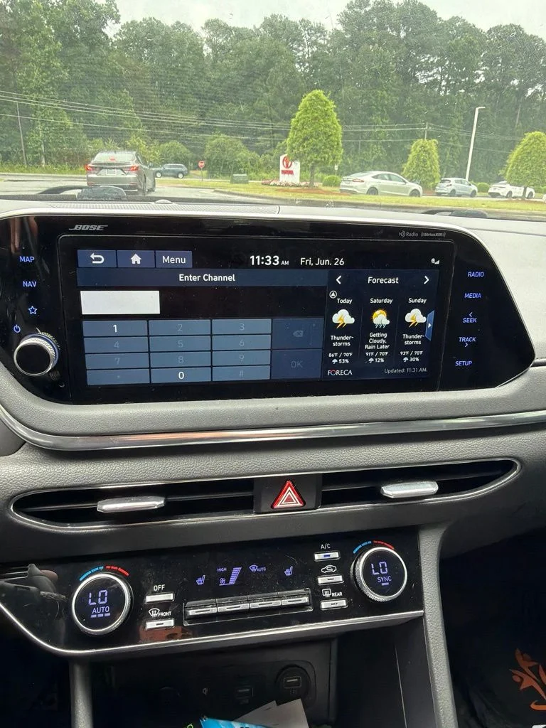 Used 2021 Silver Hyundai SEL Plus image 19
