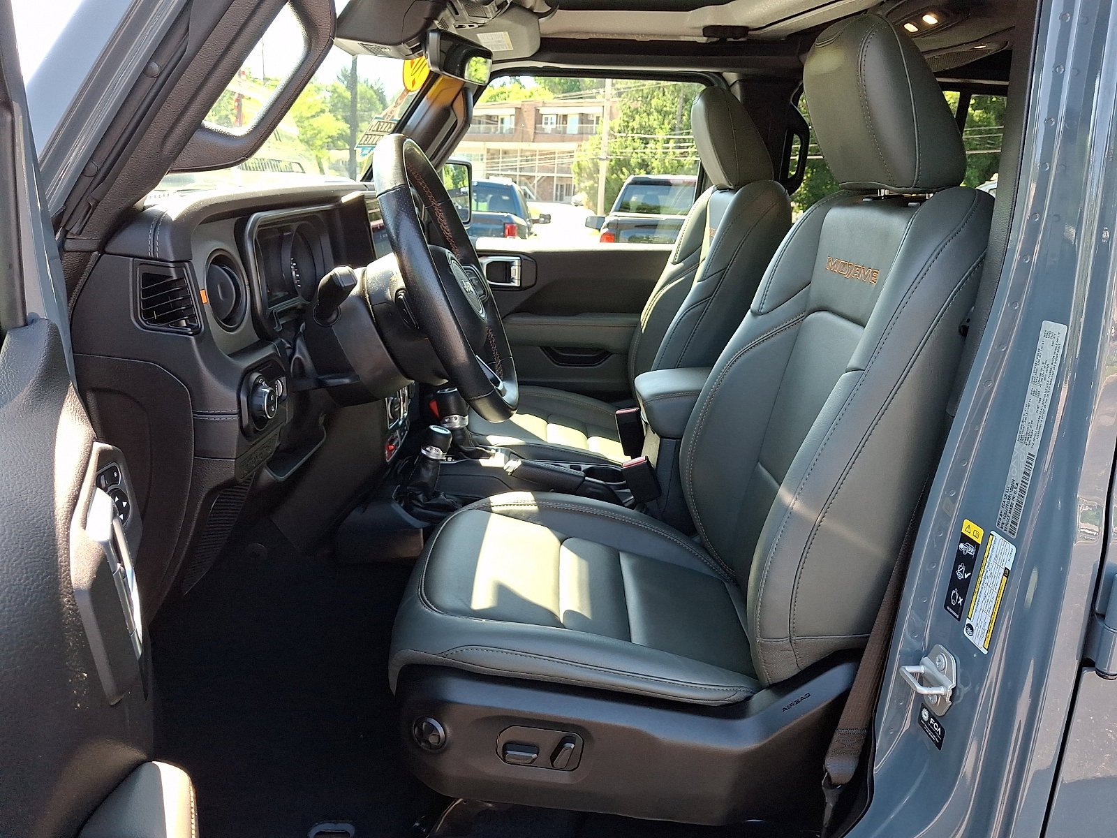 Certified Used 2024 Anvil Clear Coat Jeep Mojave X image 14