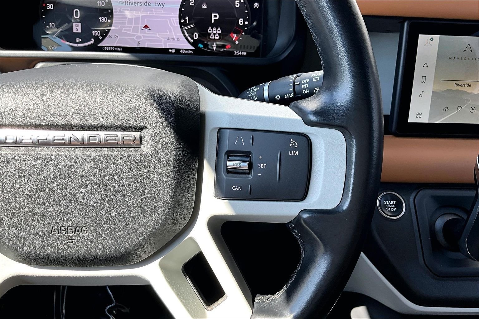Used 2023 Gray Land Rover X-Dynamic SE image 18
