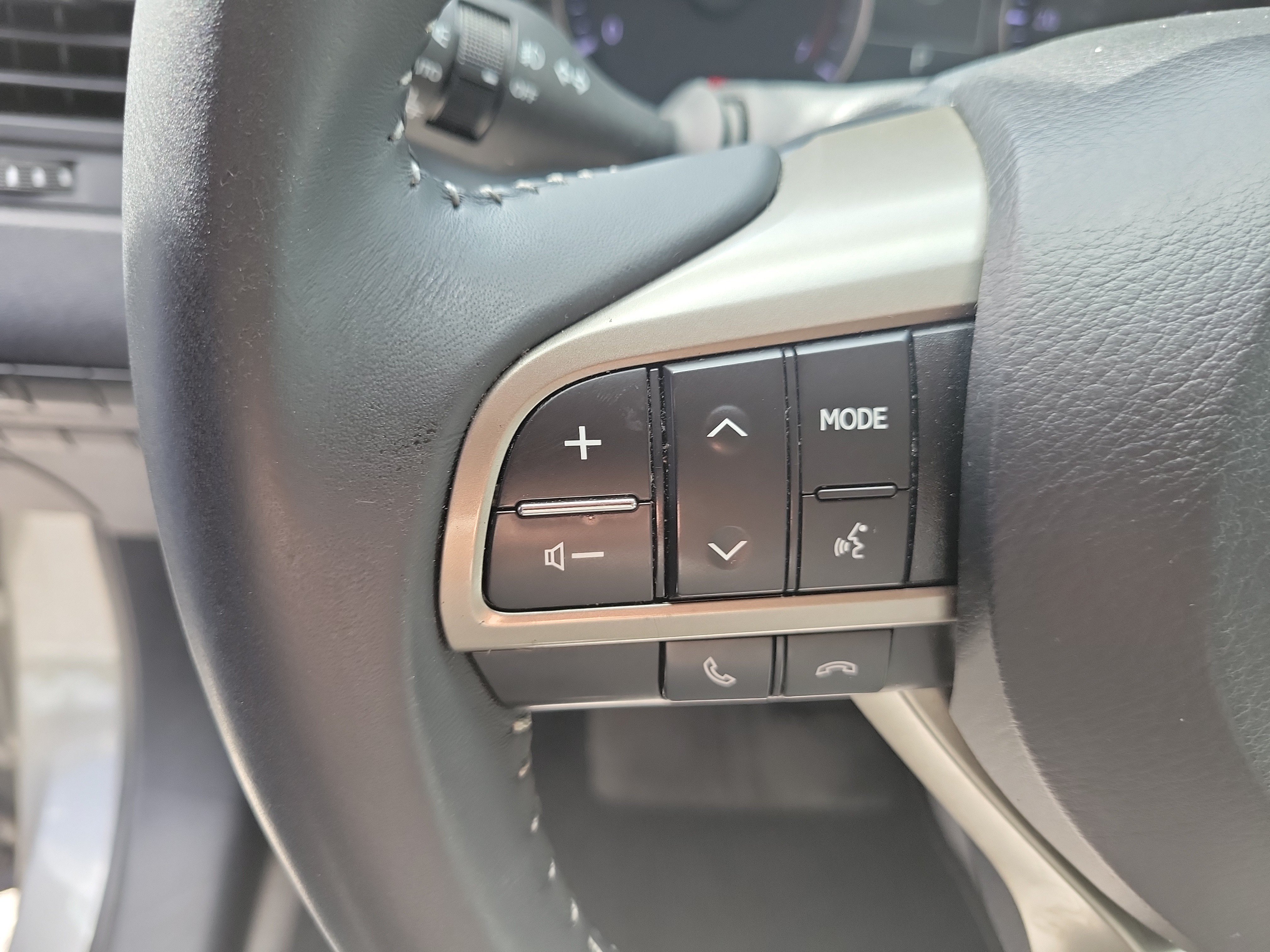 Used 2019 Silver Lexus RX 350 image 27