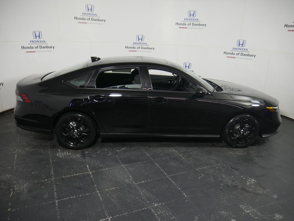 New 2026 Crystal Black Pearl Honda SE image 3