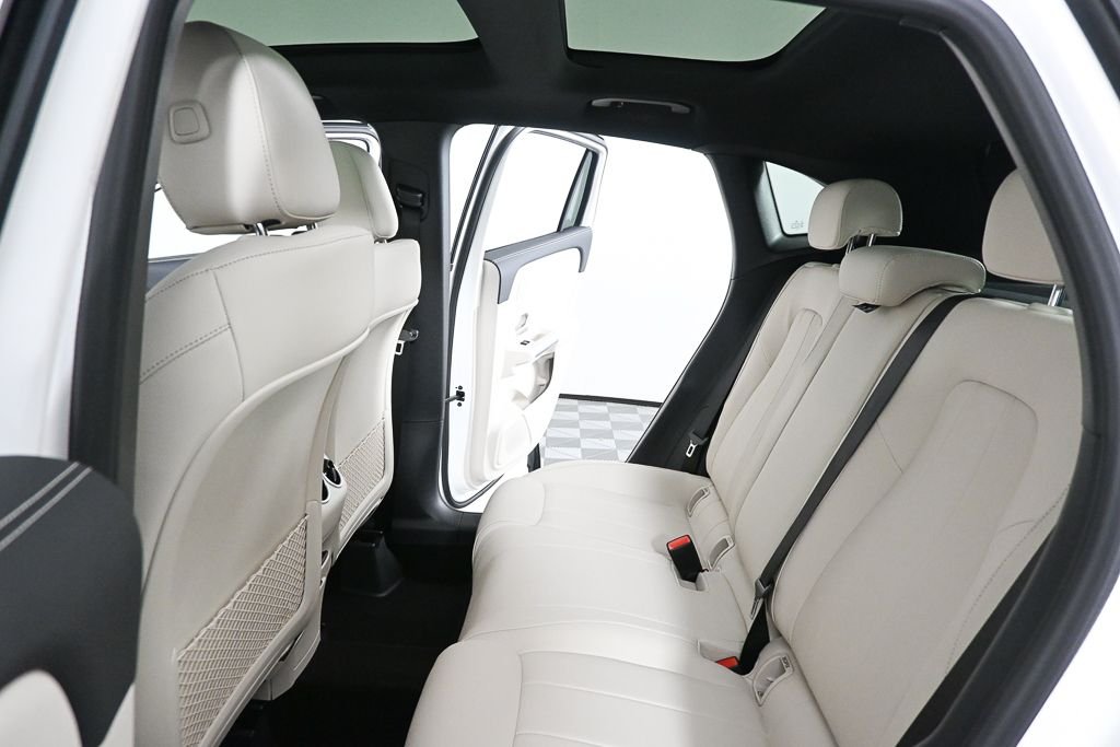 New 2026 Polar White Mercedes-Benz GLA 250 image 19