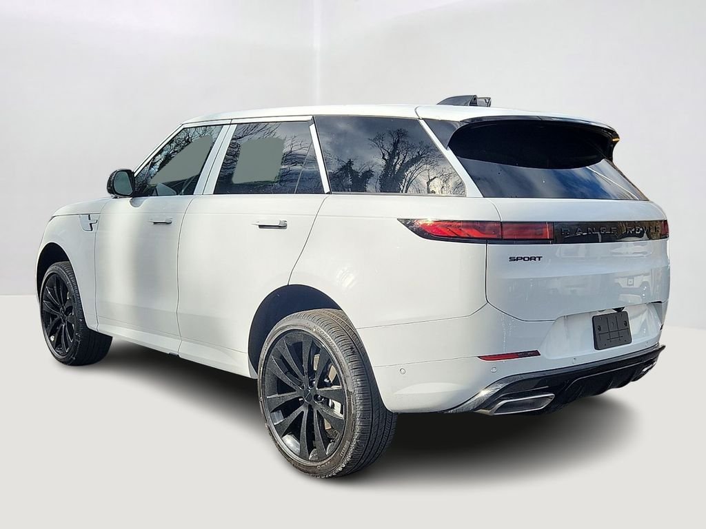 Used 2026 Fuji White Land Rover Dynamic SE image 4