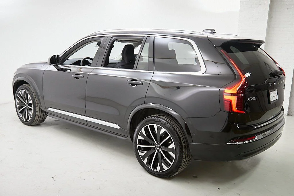 2026 Volvo XC90 Plus - Photo 7