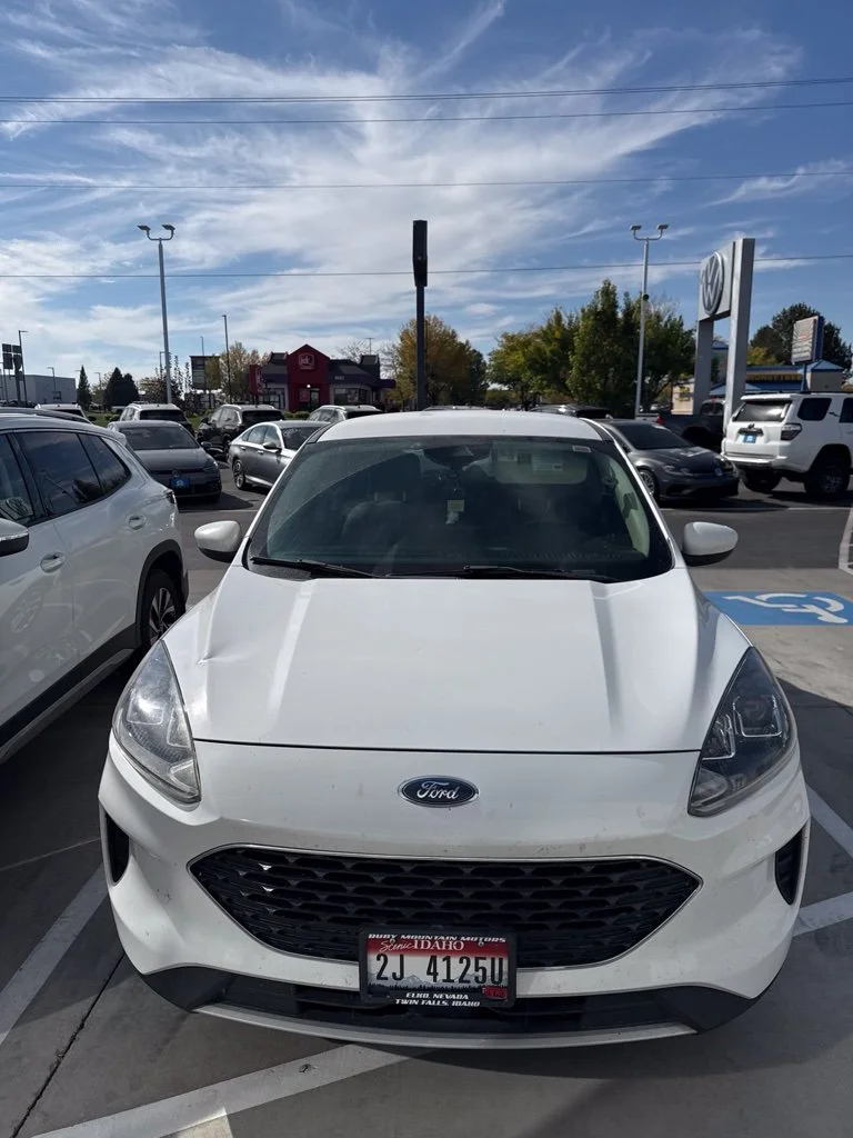 Used 2020 Oxford White Ford SE image 2