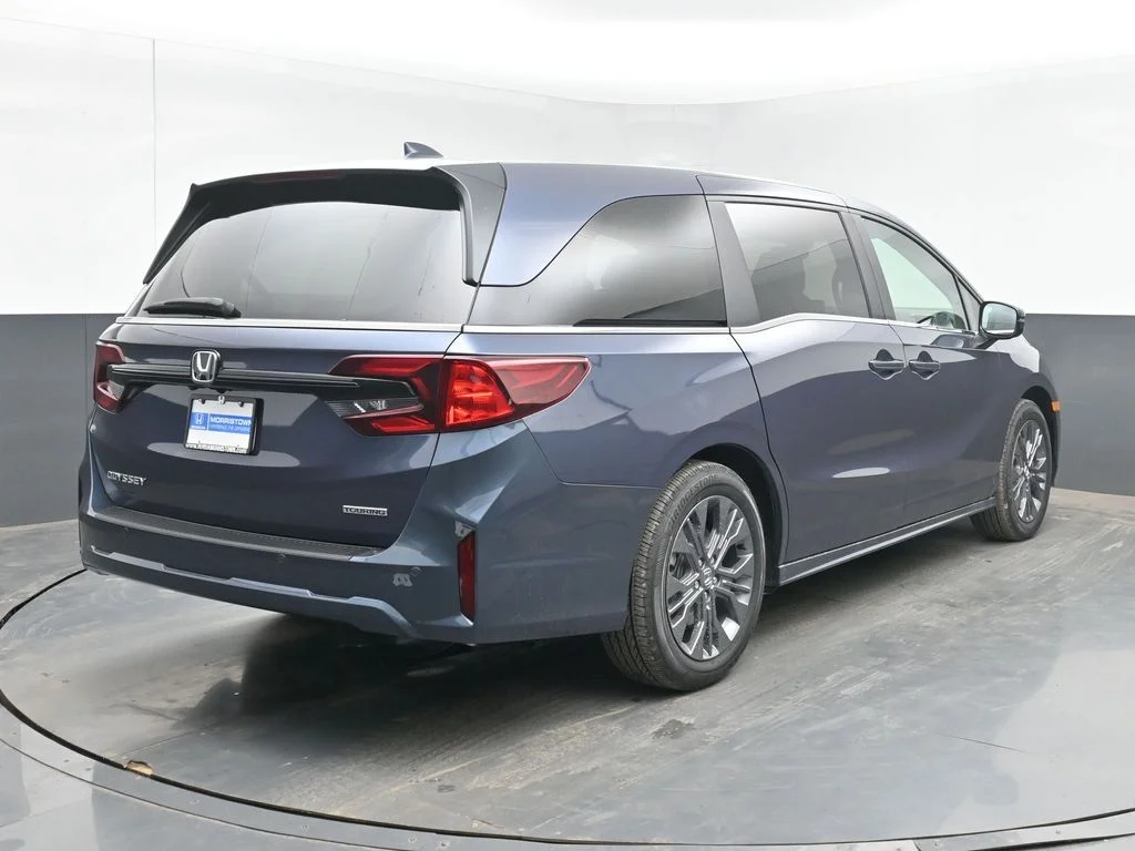 New 2026 Smoke Blue Pearl Honda Touring image 12