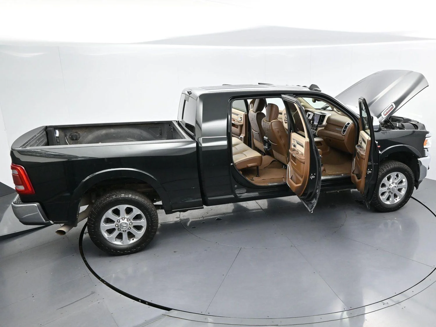 Used 2019 Black Forest Green Pearlcoat Ram Laramie image 39