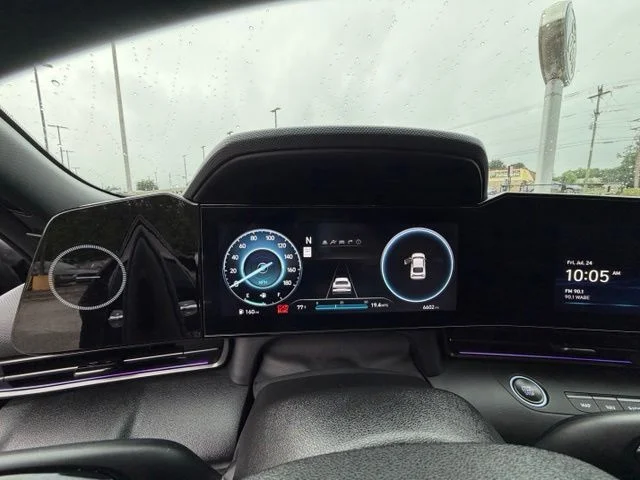 Used 2025 Black Hyundai Base image 15
