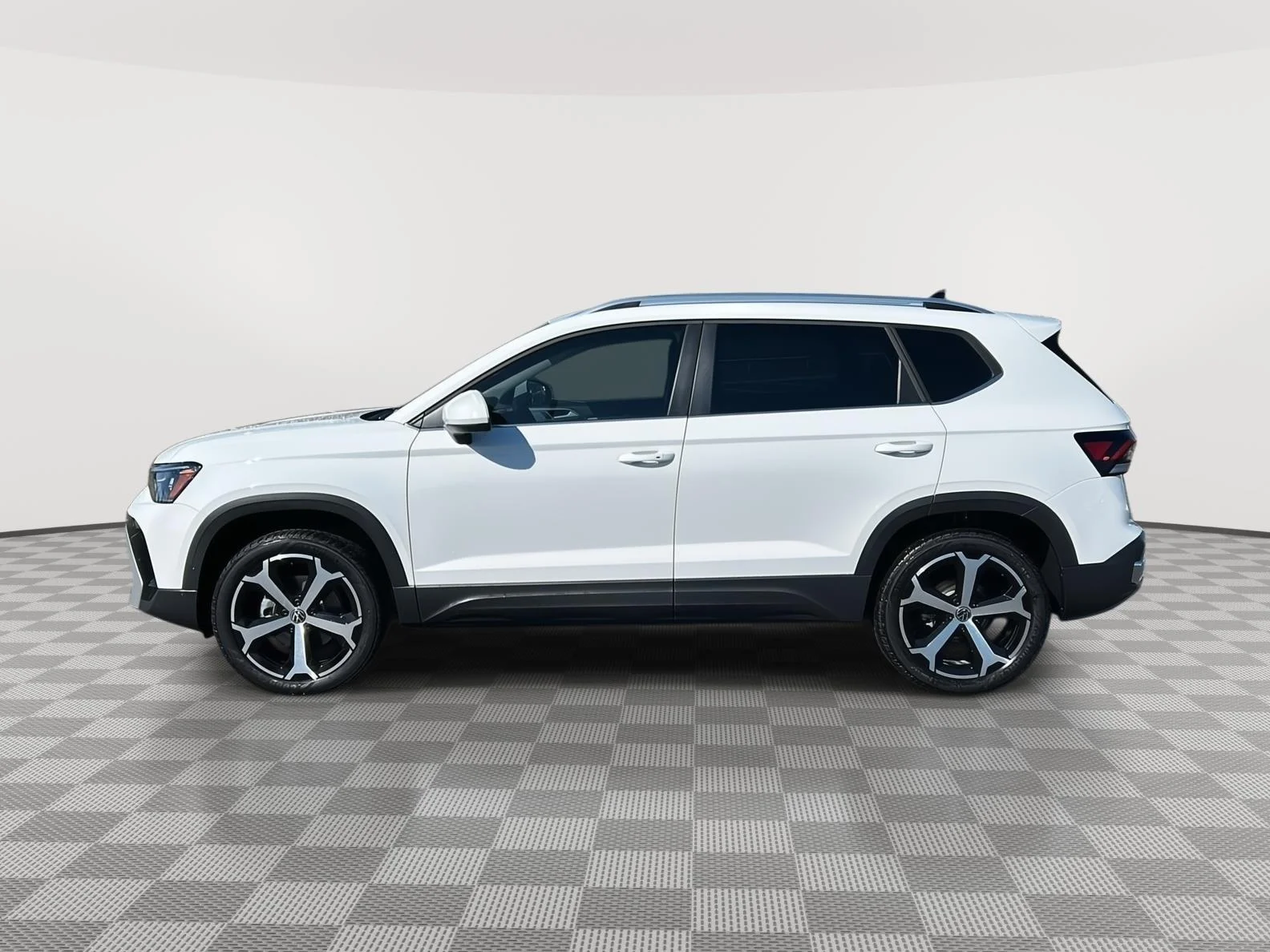 Used 2025 Volkswagen Taos SEL with VIN 3VV4C7B25SM033299 for sale in Kansas City