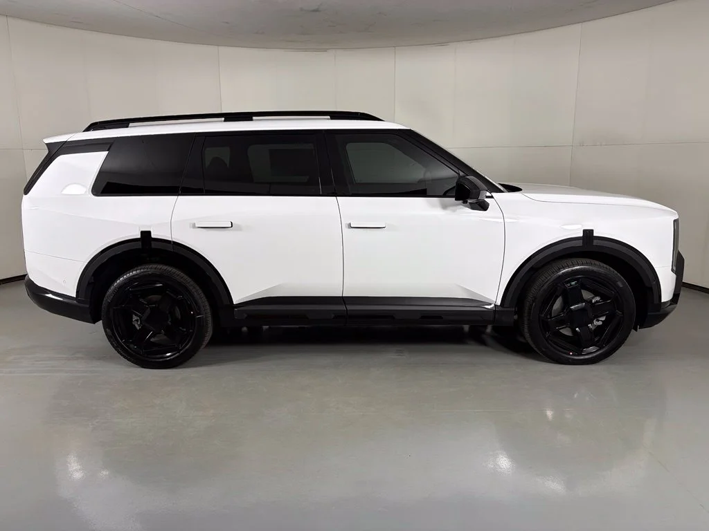 New 2027 Glacial White Pearl Kia X-Line SX image 9
