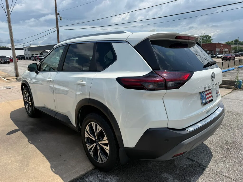 Used 2023 White Nissan SV image 21