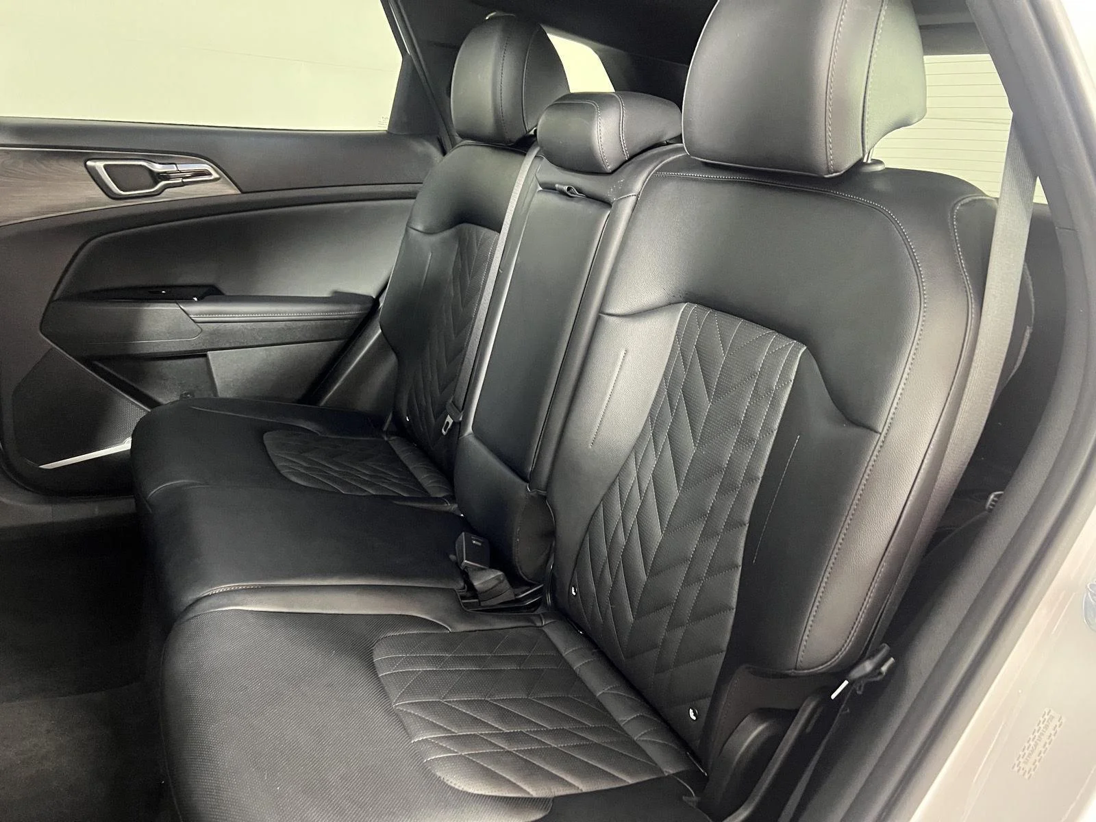 Used 2023 Glacial White Pearl Kia X-Line image 14
