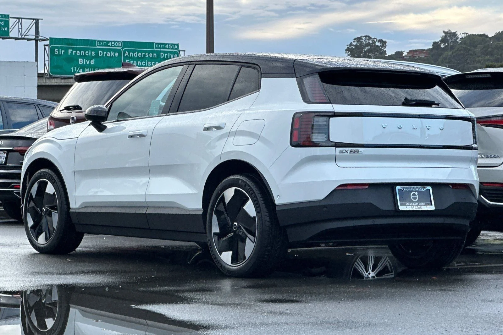 New 2026 White Volvo Twin Motor Performance Ultra image 6
