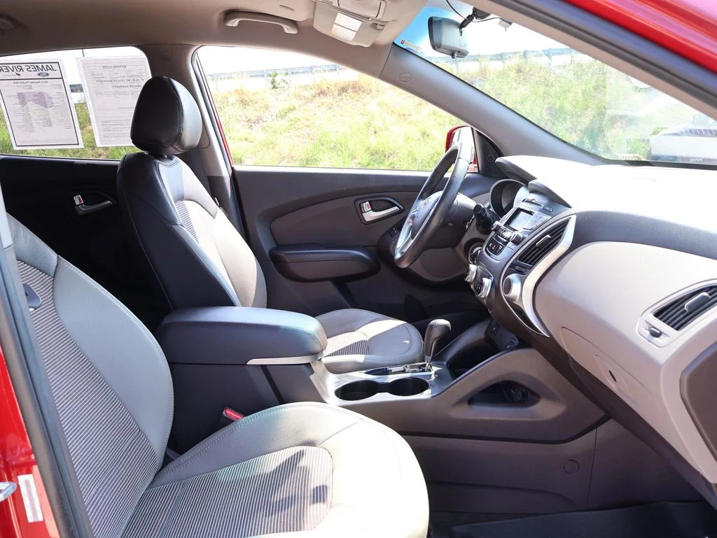 Used 2013 Garnet Red Hyundai GLS image 8