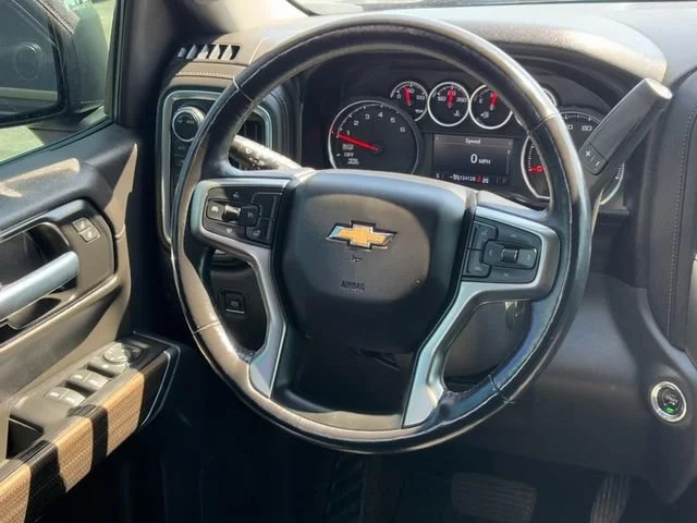 Used 2020 BLACK Chevrolet LT image 12