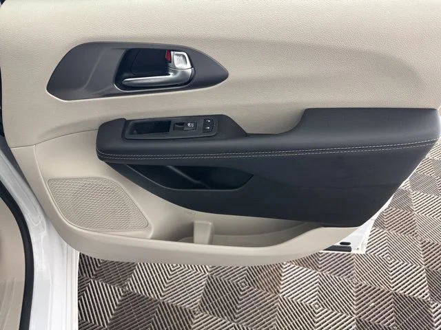 Used 2023 White Chrysler Touring L image 20