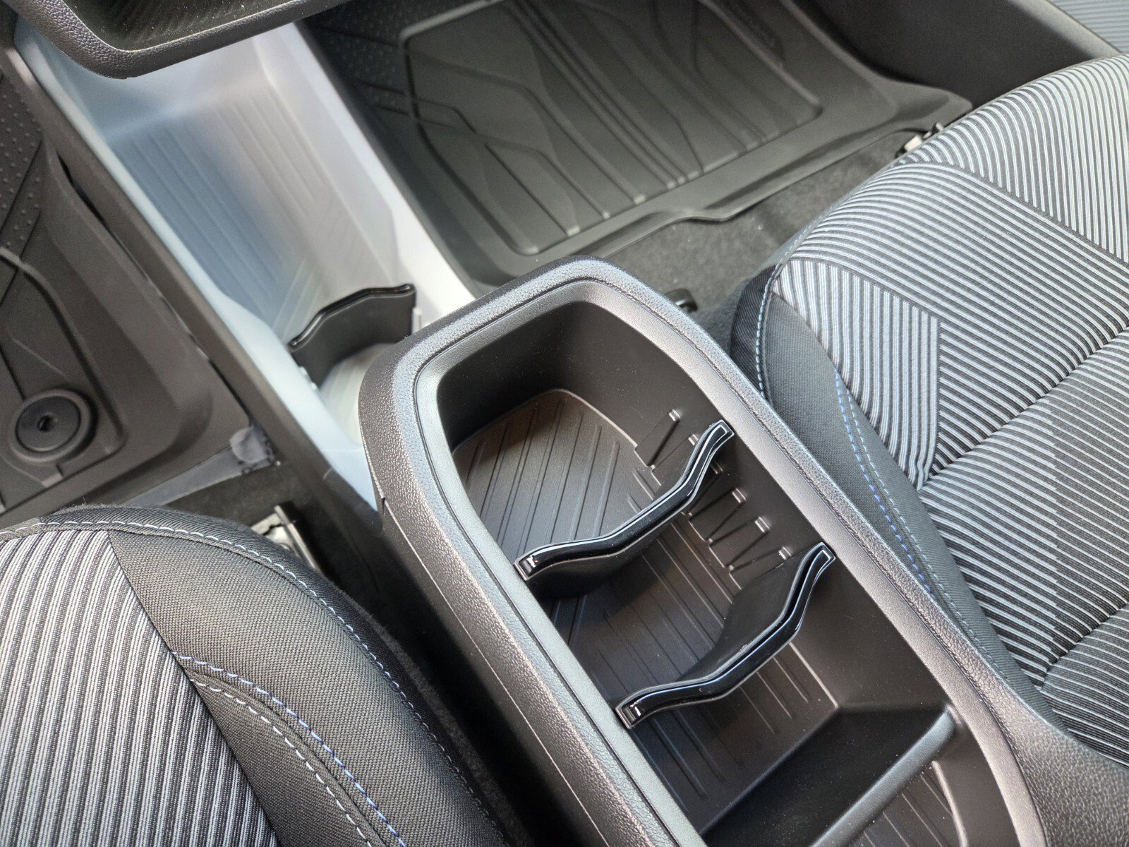 2027 Chevrolet Bolt LT - Photo 29
