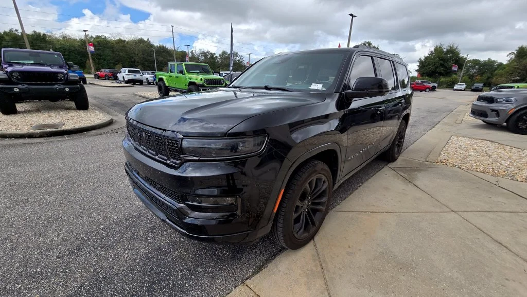 Used 2023 Black Jeep Series II image 3