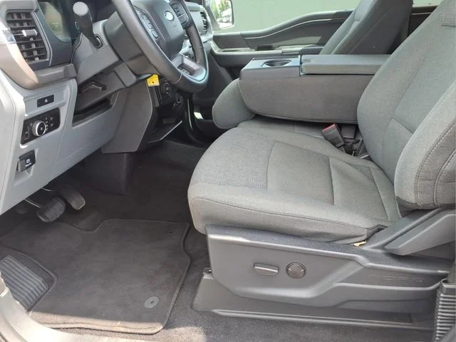 Used 2025 White Ford XLT image 19