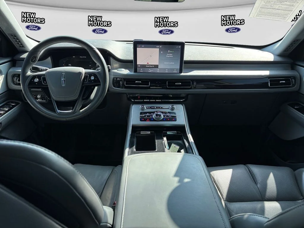 Used 2020 White Metallic Lincoln Reserve image 10