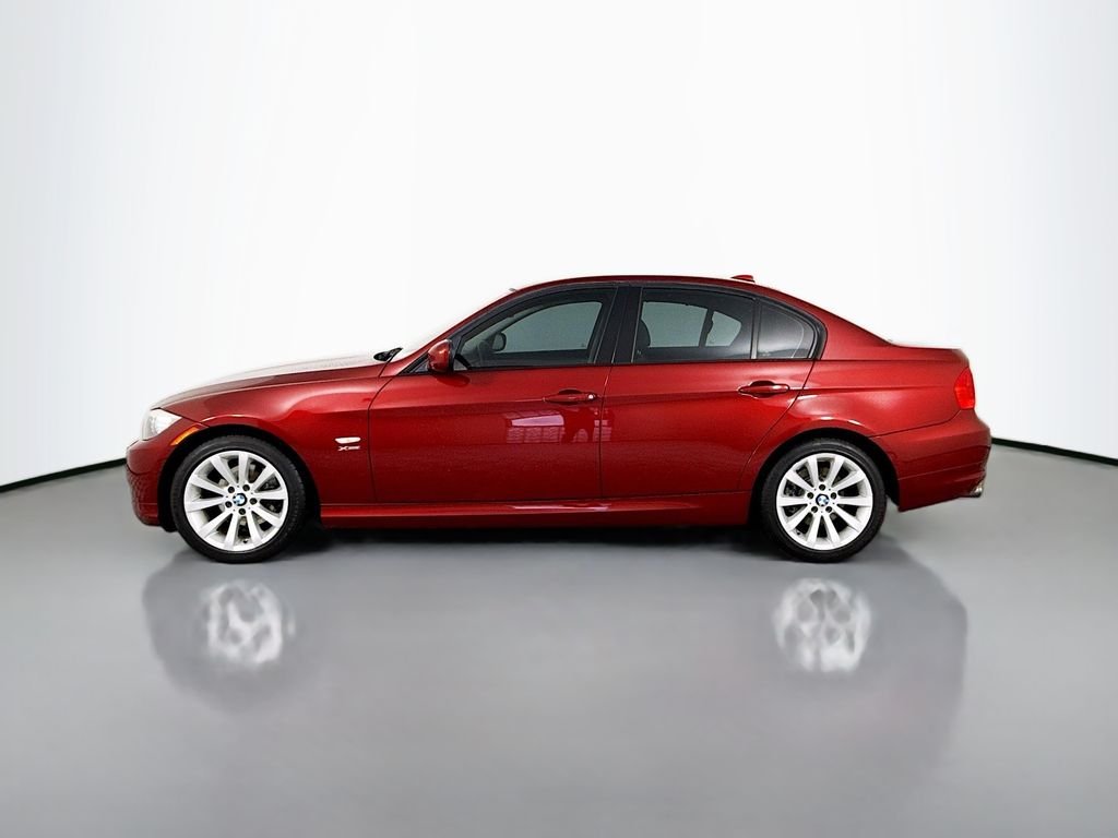 Used 2011 Red BMW 328i xDrive image 2