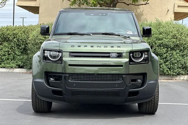 New 2026 Woolstone Green Land Rover S image 8