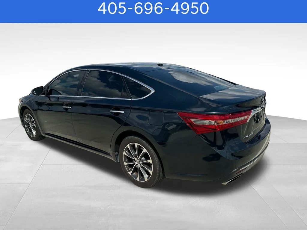 Pre-Owned 2017 Toyota Avalon XLE
