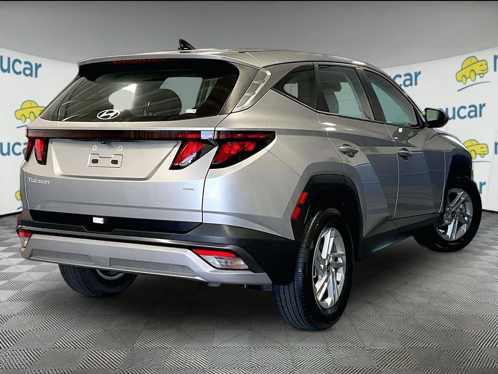 Used 2025 Silver Hyundai SE image 6