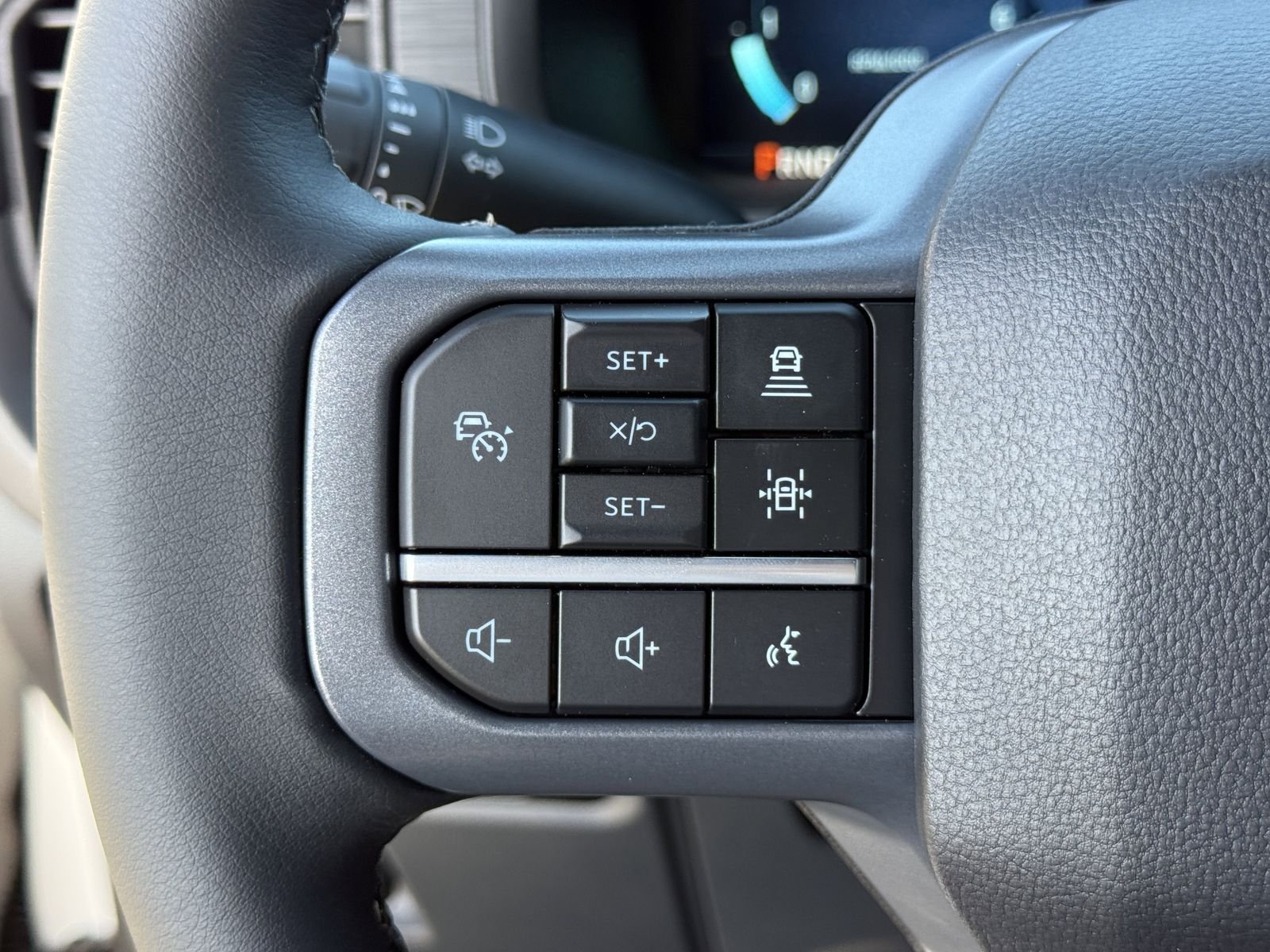 New 2026 Oxford White Ford XLT image 24
