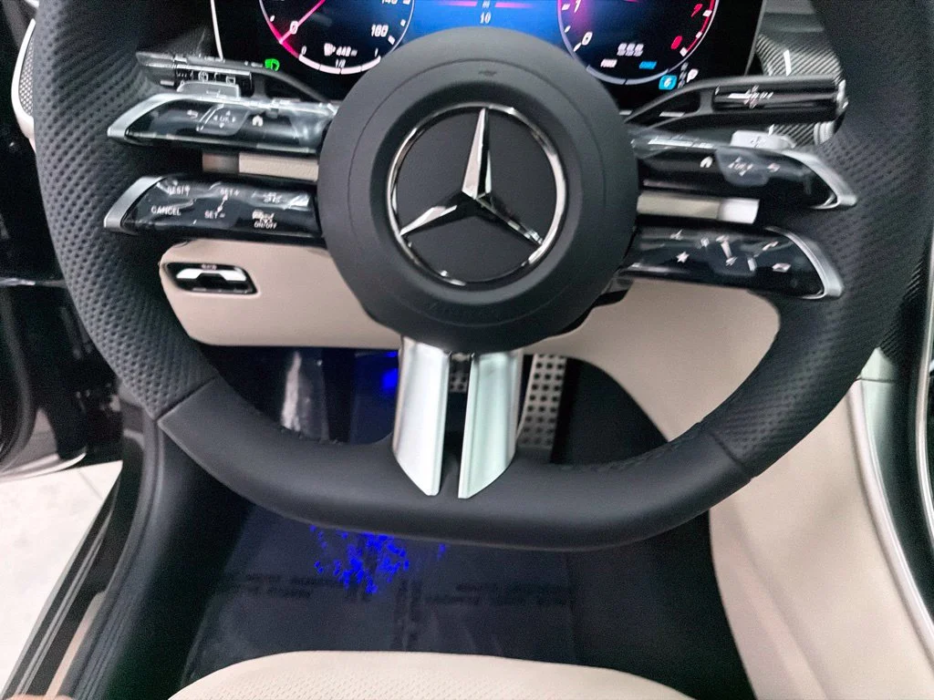 New 2027 Black Mercedes-Benz GLC 300 image 17