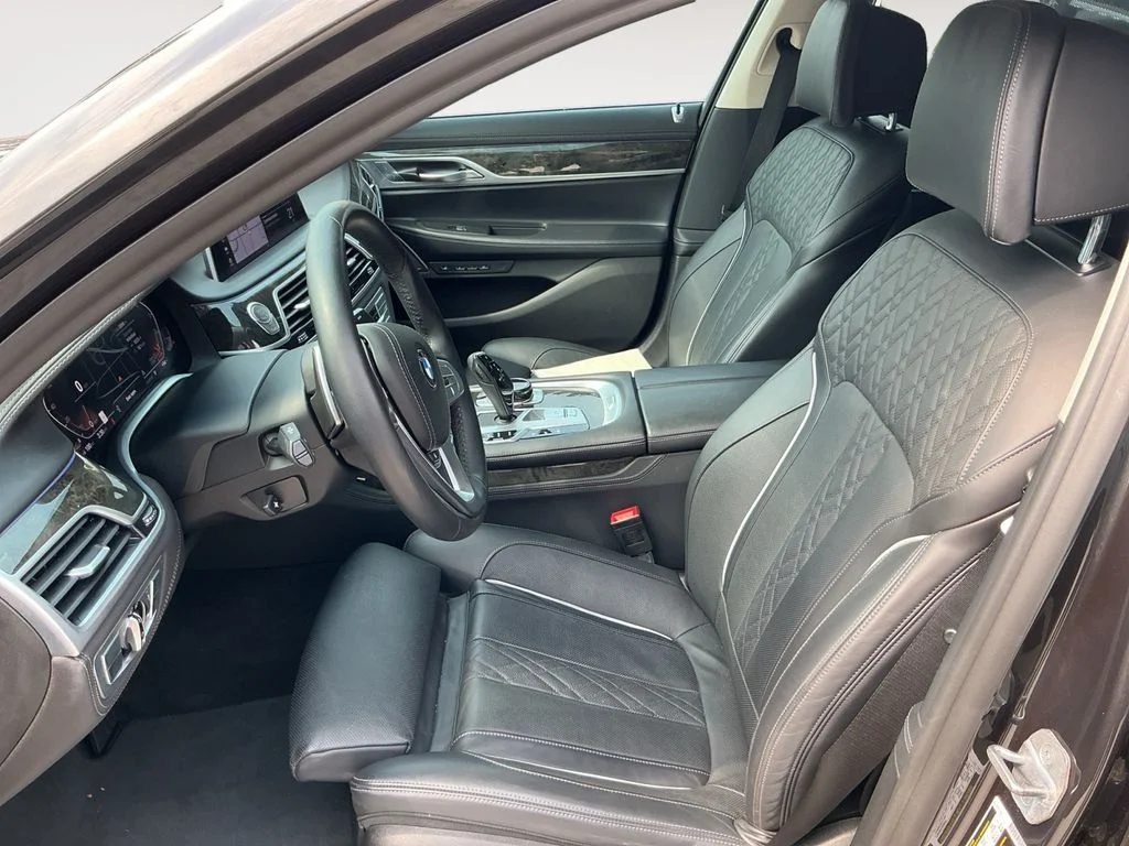 2022 BMW 7 Series 750i - Photo 11