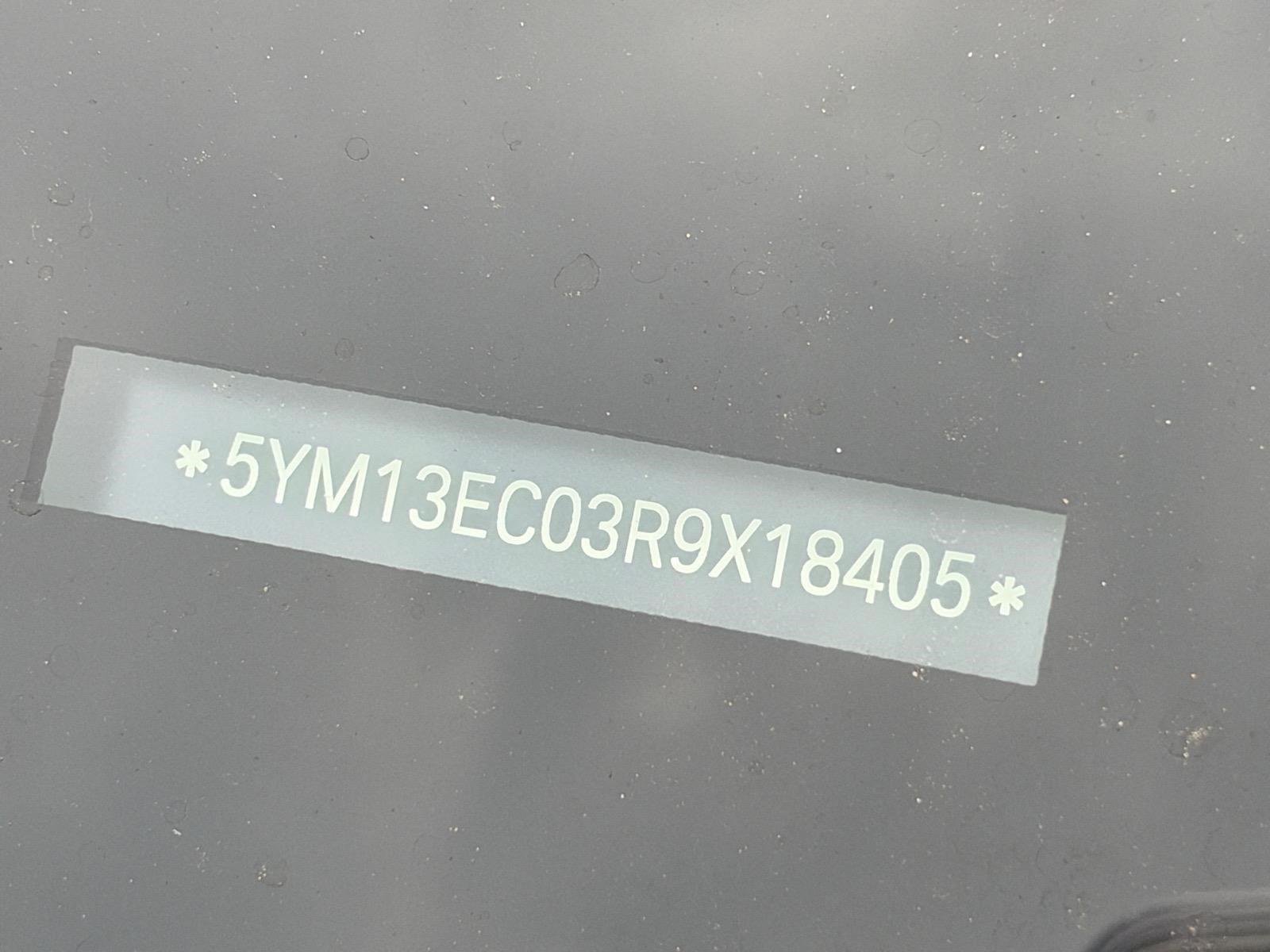 Used 2024 Brooklyn Grey Metallic BMW  image 21