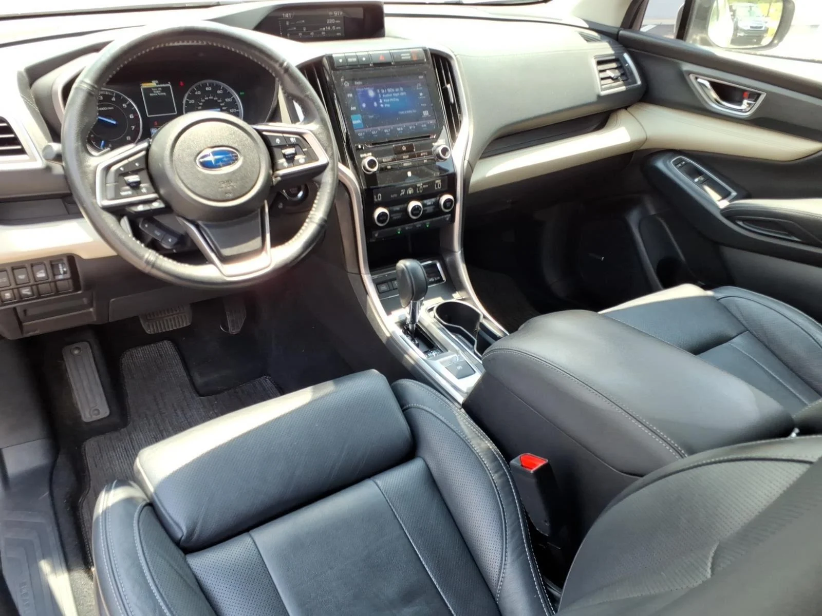 Used 2022 Crystal White Pearl Subaru Limited image 21
