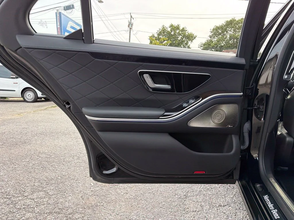 Used 2022 Black Mercedes-Benz S 580 image 41