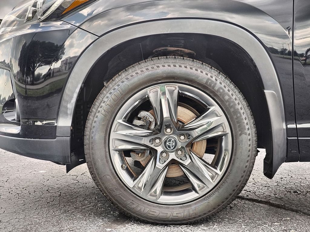 Used 2019 Midnight Black Metallic Toyota Limited Platinum image 10