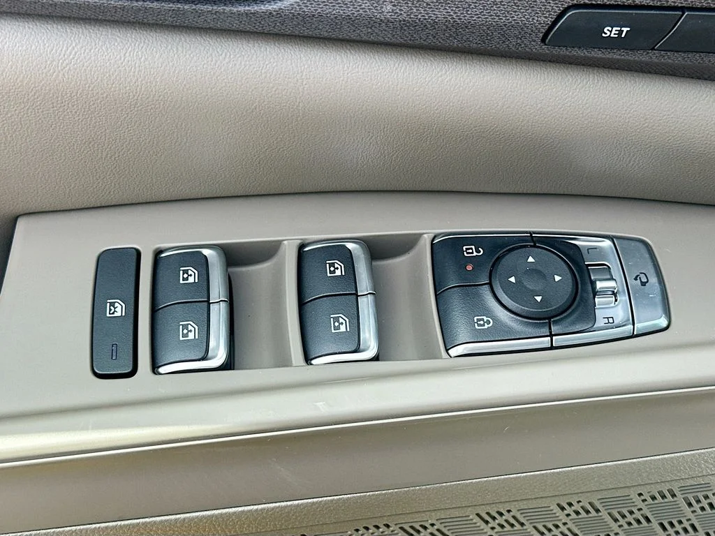 New 2026 Snow White Pearl Kia EX image 18