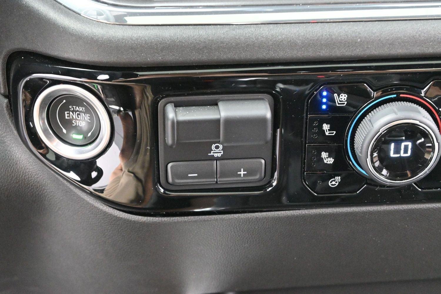 Used 2024 Iridescent Pearl Tricoat Chevrolet High Country image 22