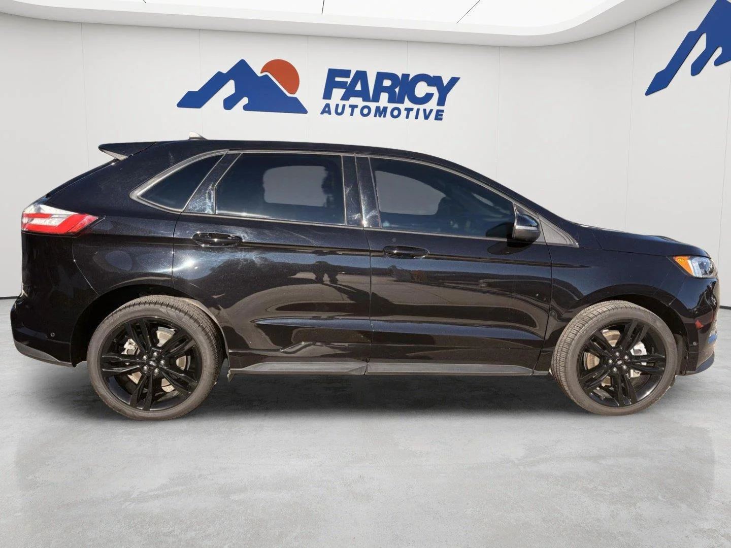 Used 2024 Agate Black Ford ST image 7