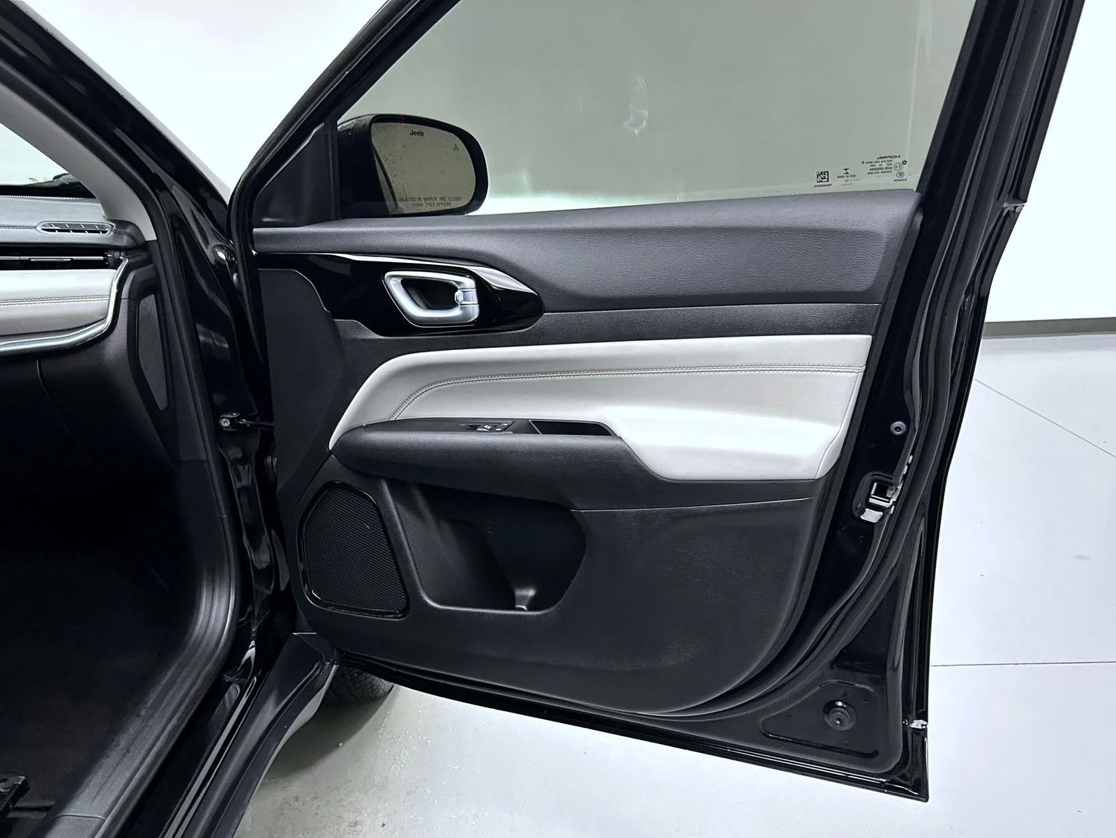 Used 2022 Black Jeep Limited image 17