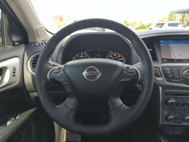Used 2019 Brown Nissan SL image 26