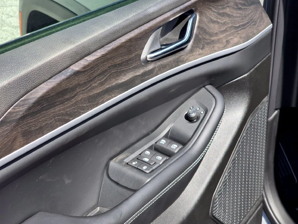 New 2027 Gray Jeep Laredo Altitude image 35